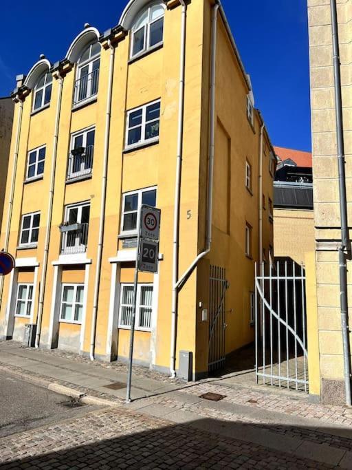 Apartment In The Heart Of Aalborg Exterior photo